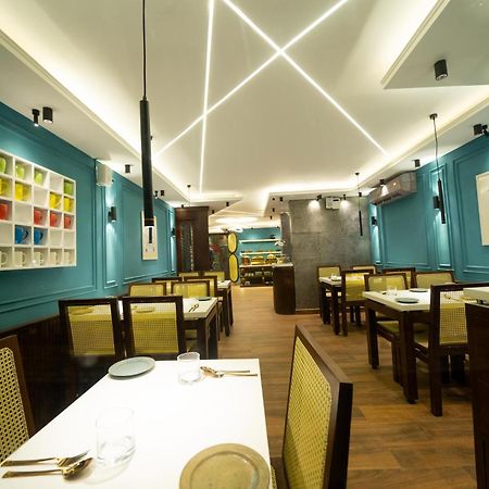 Treebo Trend Time Square Marine Drive Hotel Kochi Buitenkant foto