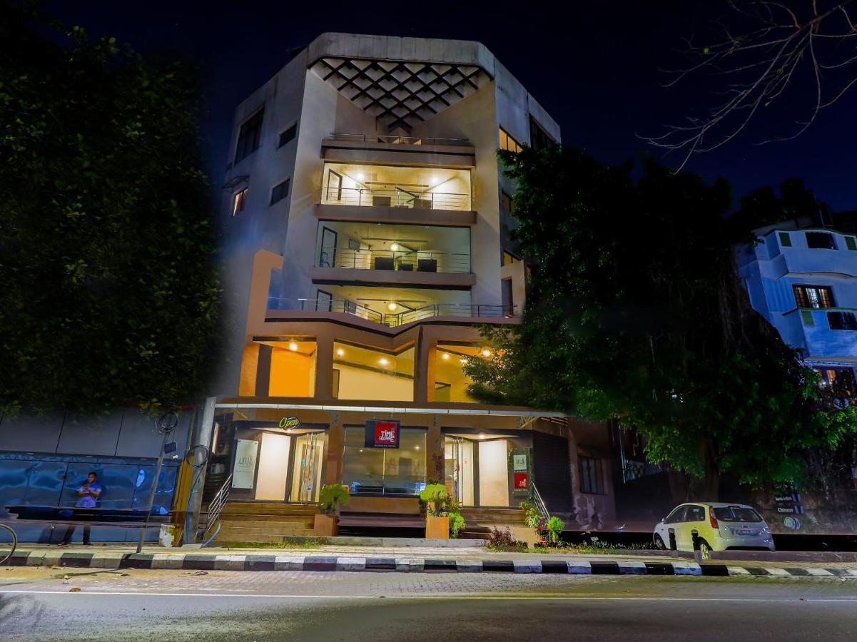 Treebo Trend Time Square Marine Drive Hotel Kochi Buitenkant foto