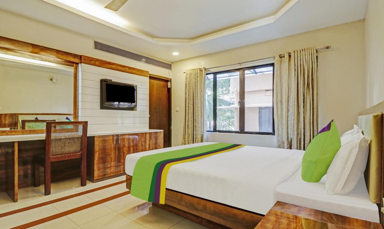 Treebo Trend Time Square Marine Drive Hotel Kochi Buitenkant foto