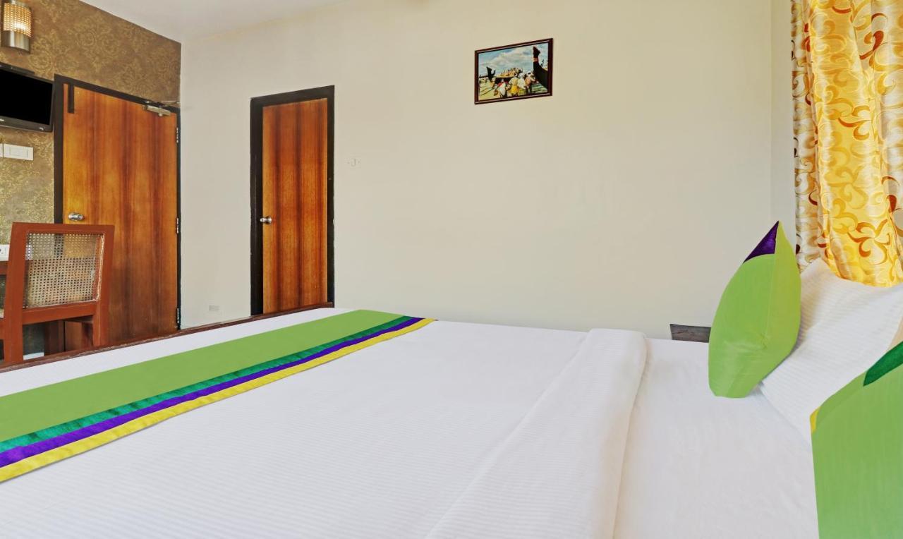 Treebo Trend Time Square Marine Drive Hotel Kochi Buitenkant foto