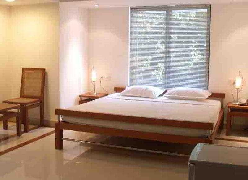 Treebo Trend Time Square Marine Drive Hotel Kochi Kamer foto