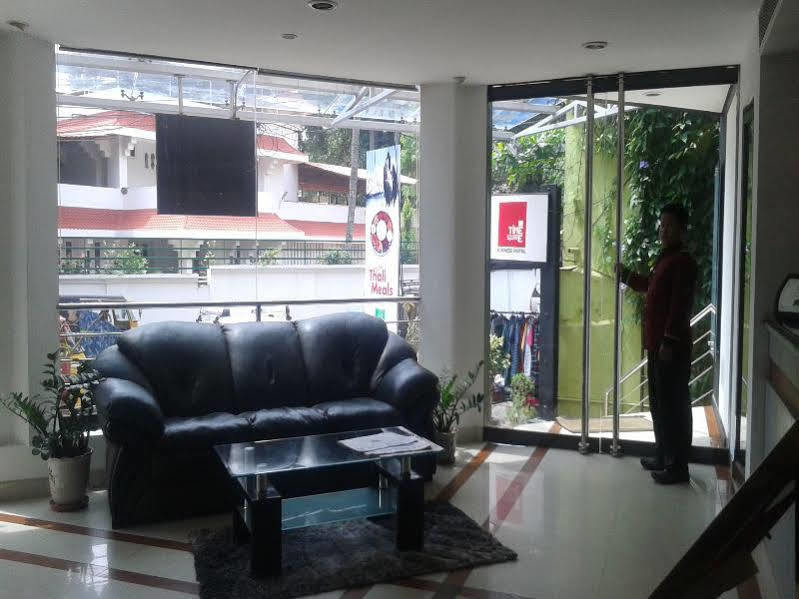 Treebo Trend Time Square Marine Drive Hotel Kochi Buitenkant foto